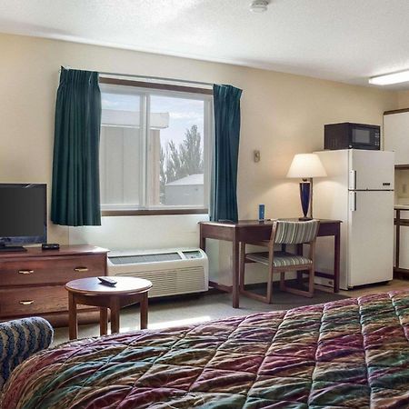 Rodeway Inn West Fargo Exterior photo