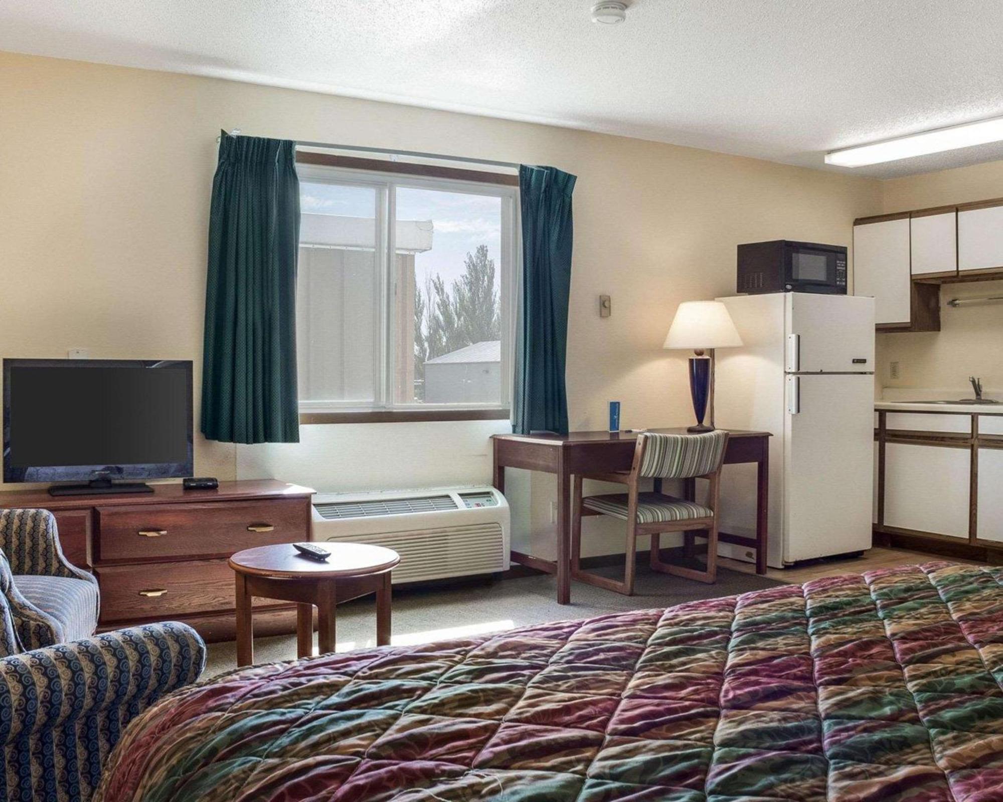 Rodeway Inn West Fargo Exterior photo