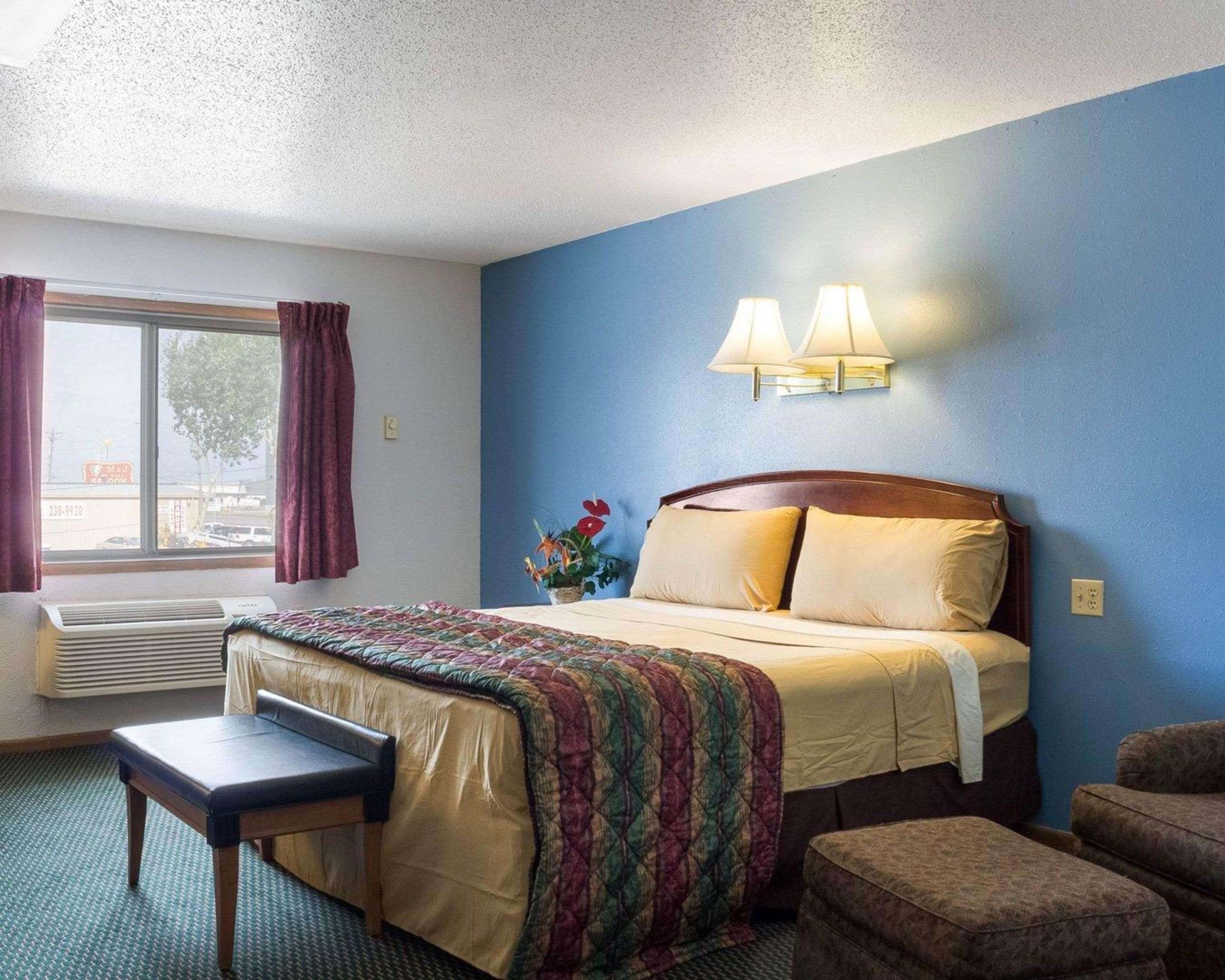 Rodeway Inn West Fargo Exterior photo