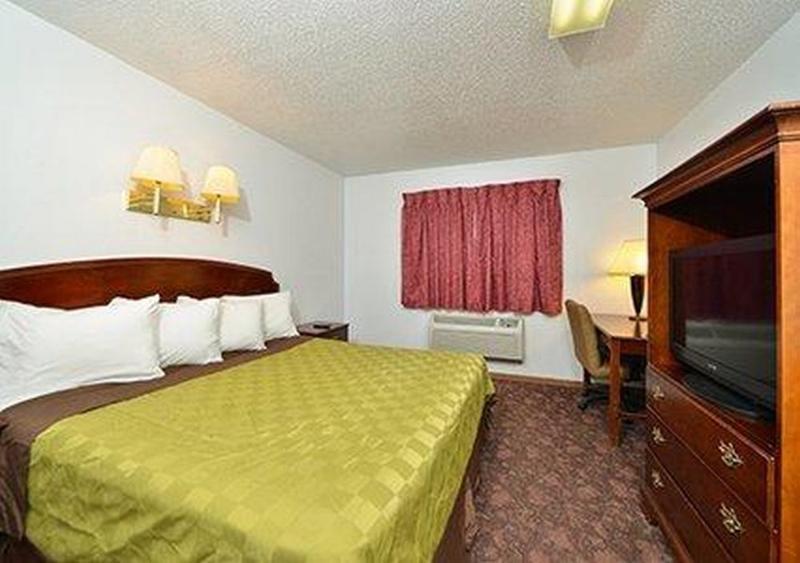 Rodeway Inn West Fargo Exterior photo