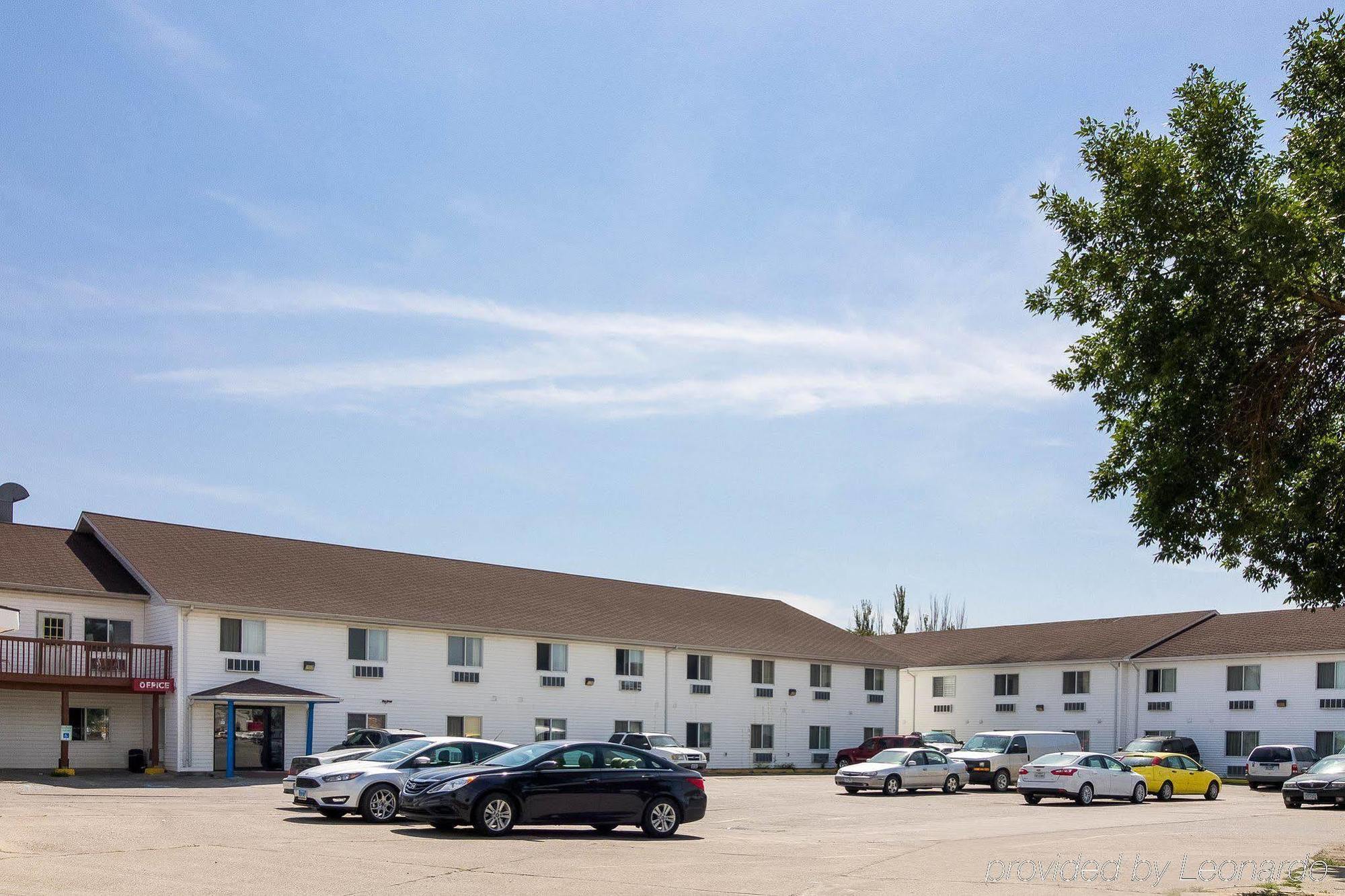 Rodeway Inn West Fargo Exterior photo