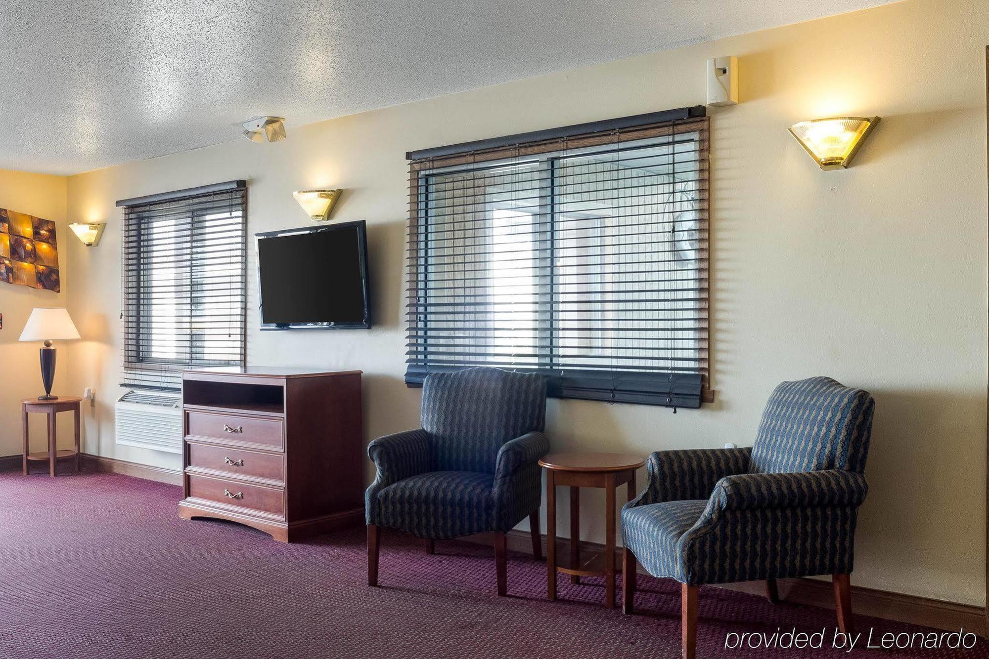 Rodeway Inn West Fargo Exterior photo
