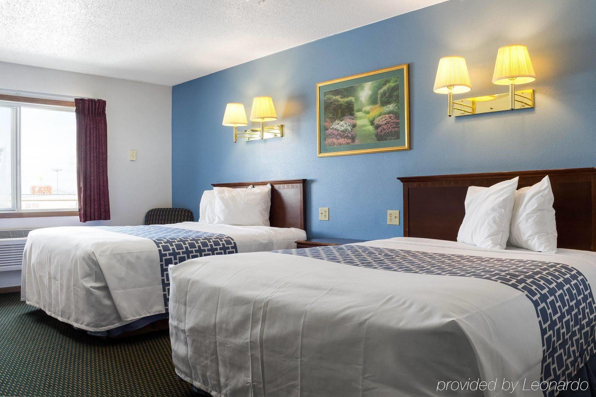 Rodeway Inn West Fargo Exterior photo