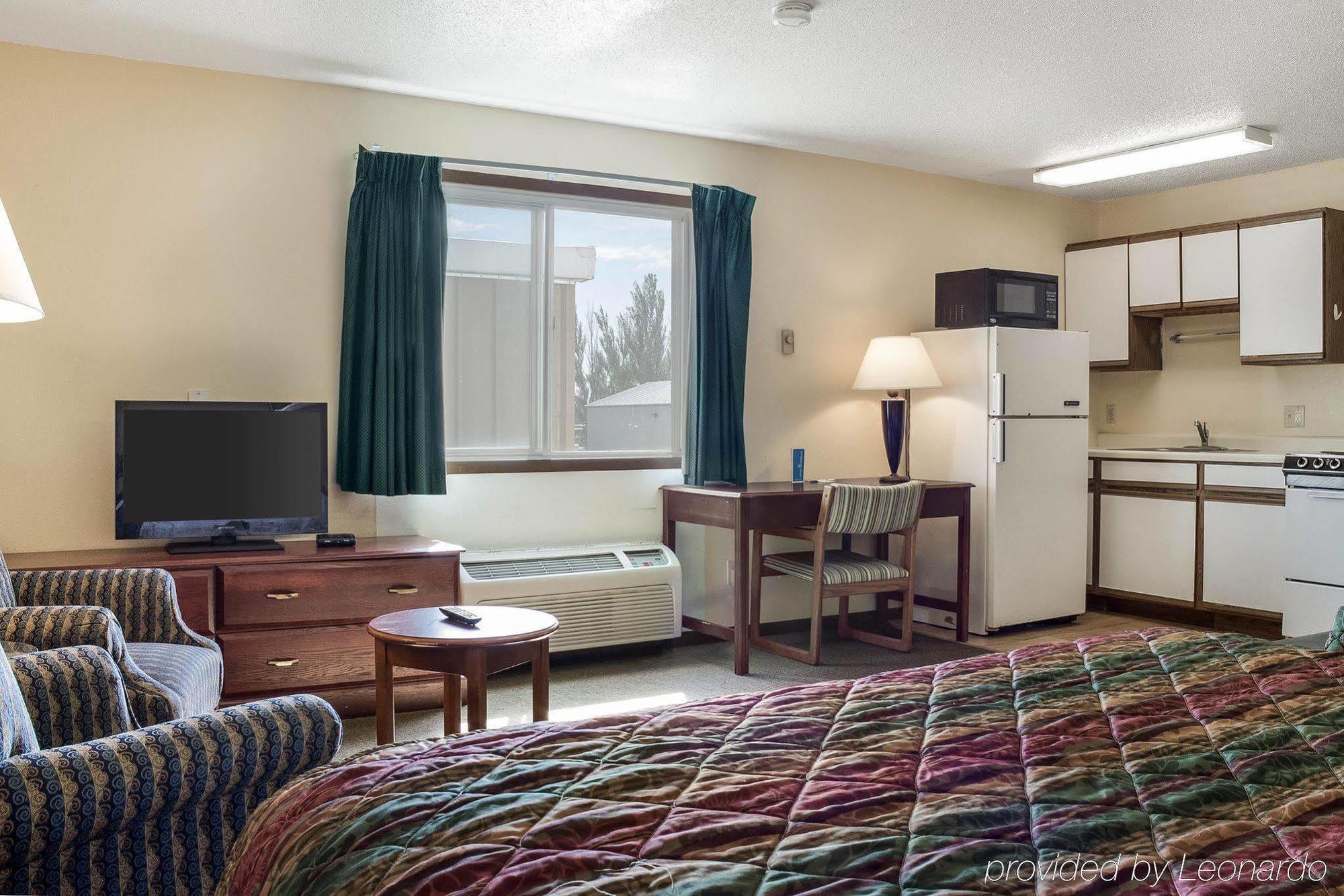 Rodeway Inn West Fargo Exterior photo
